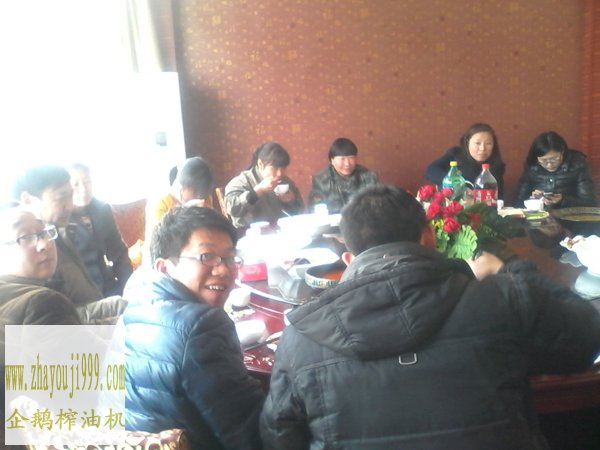 企鹅粮油机械妇女节聚餐