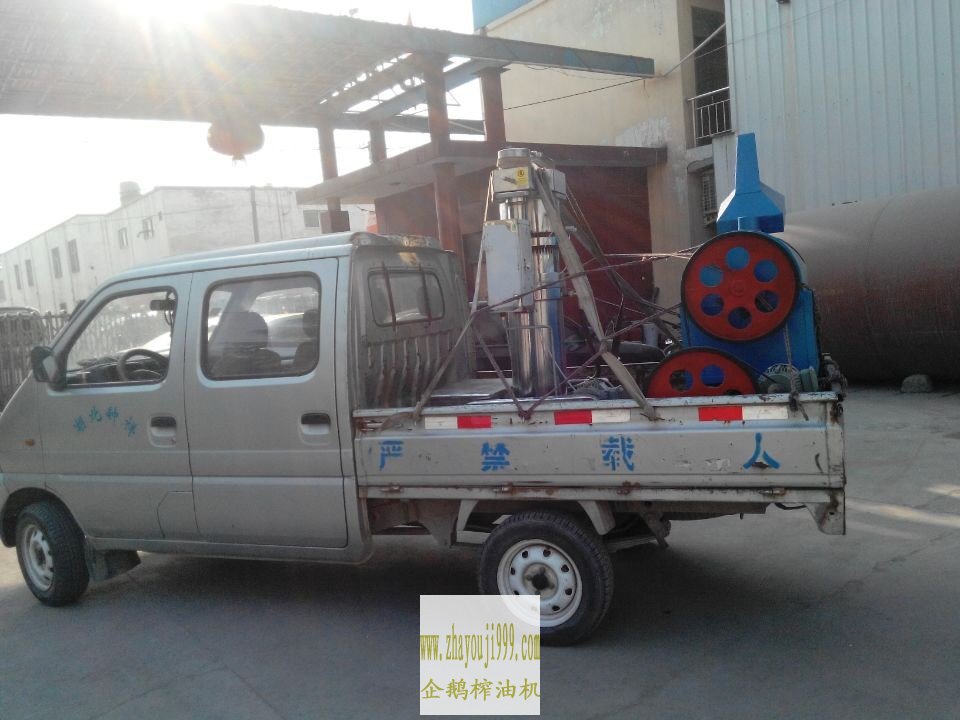 湖北荆门的核桃榨油机准备发货