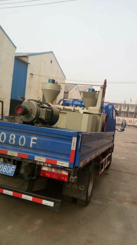 安徽五河榨油机设备发货现场(图3)