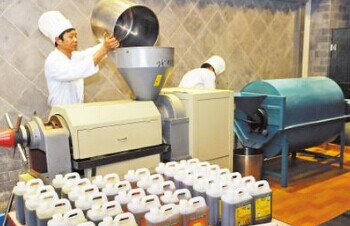 关于冷榨油和热榨油的区别，开油坊冷榨好还是热榨好(图2)